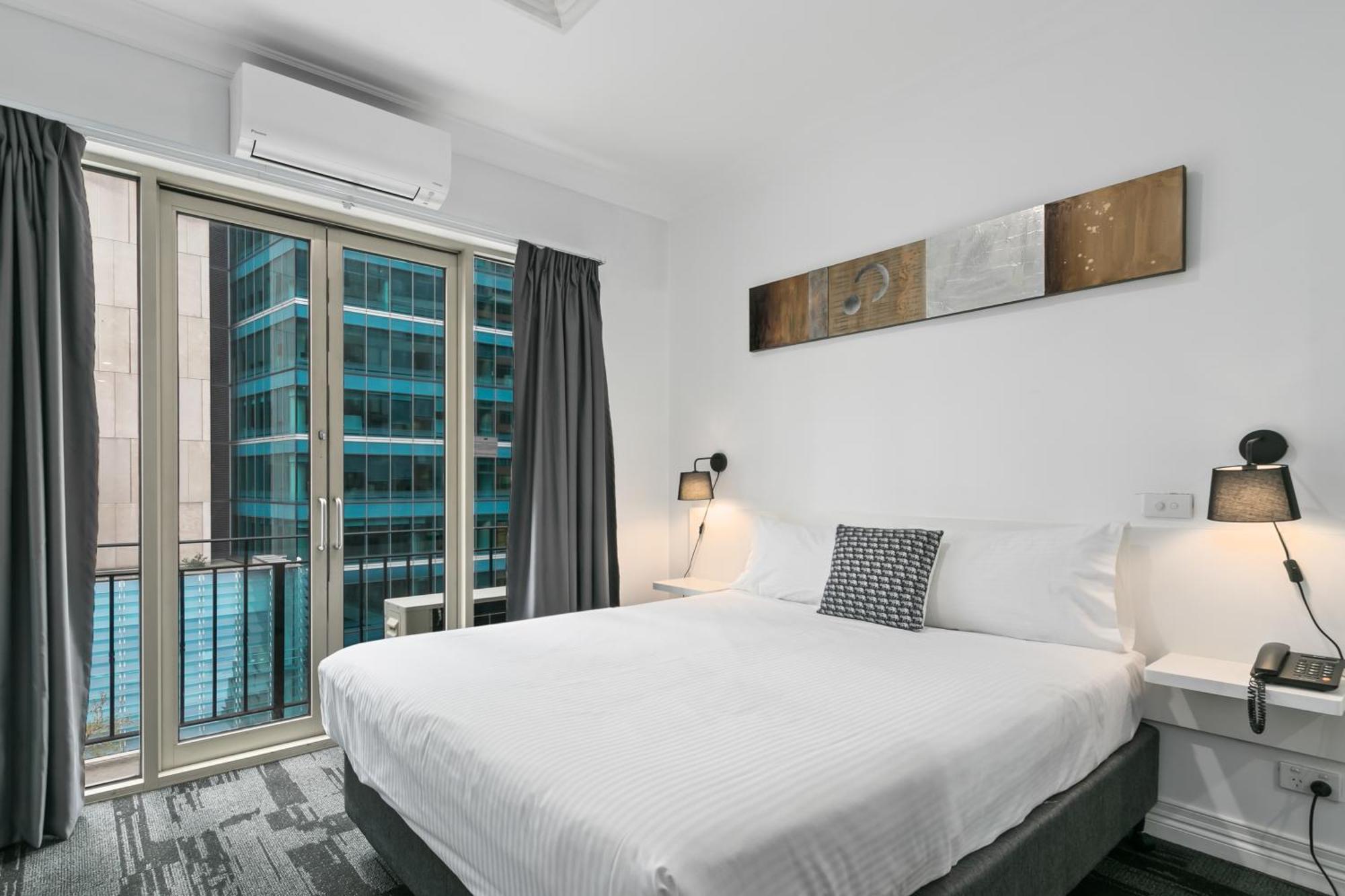 Comfort Hotel Melbourne Central Exterior photo